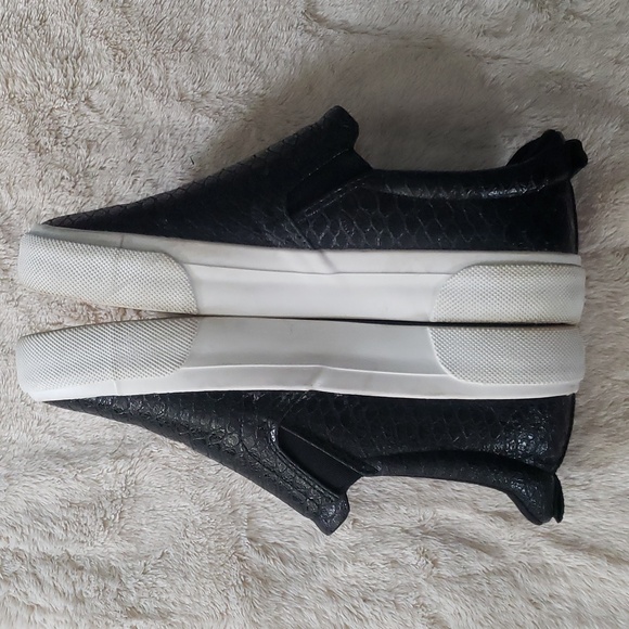 Jenn Ardor Black Snakeskin Slip Ons EUC Sz 8 - Picture 2 of 6